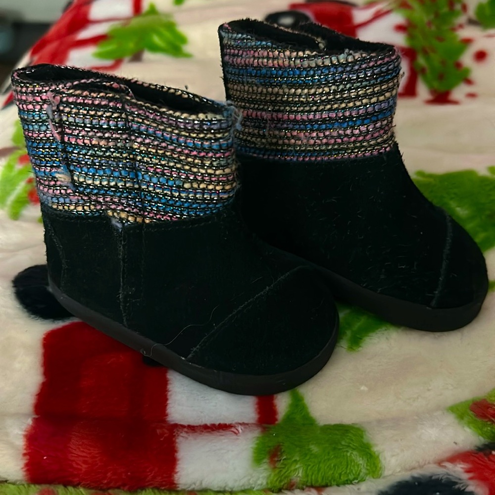 Tiny Toms Nepal toddler girls black metallic suede boots size 4